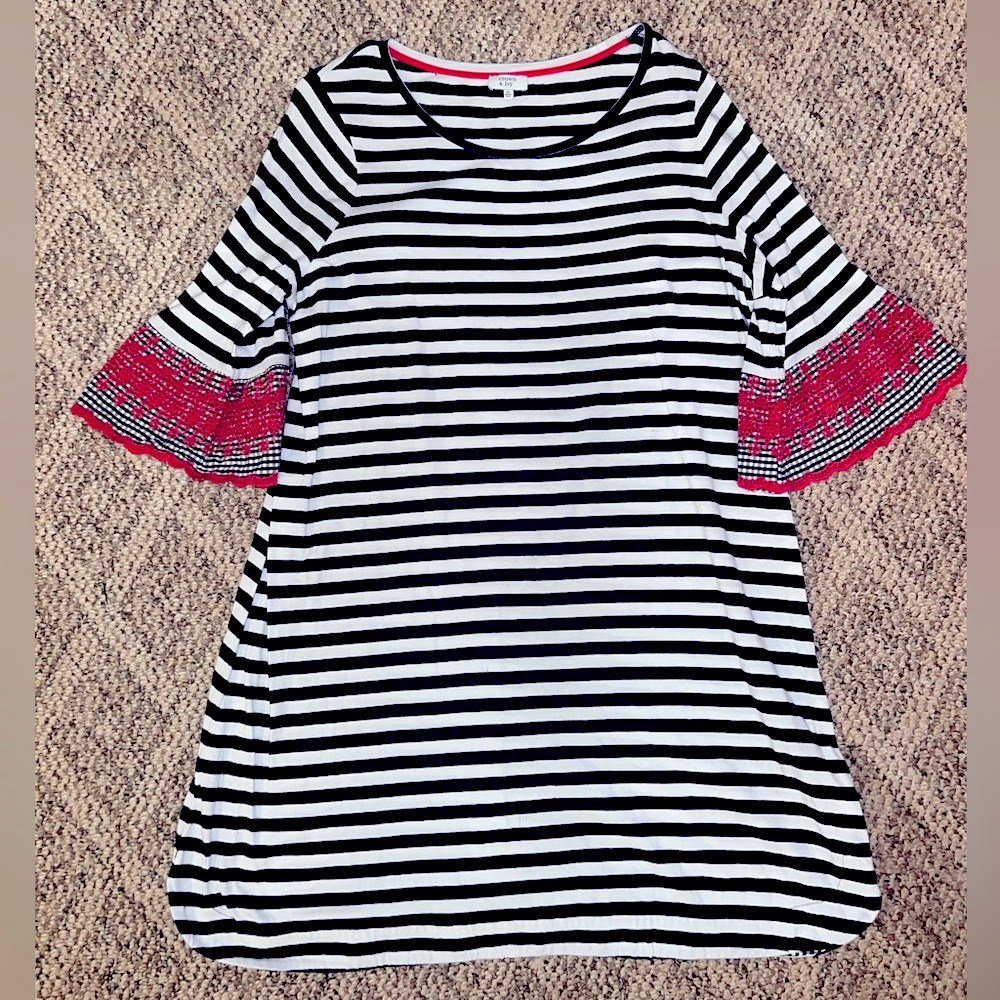 Crown & Ivy Bell-Sleeve Dress